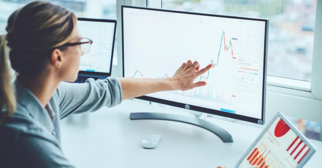 MANAGING CURRENCY RISK